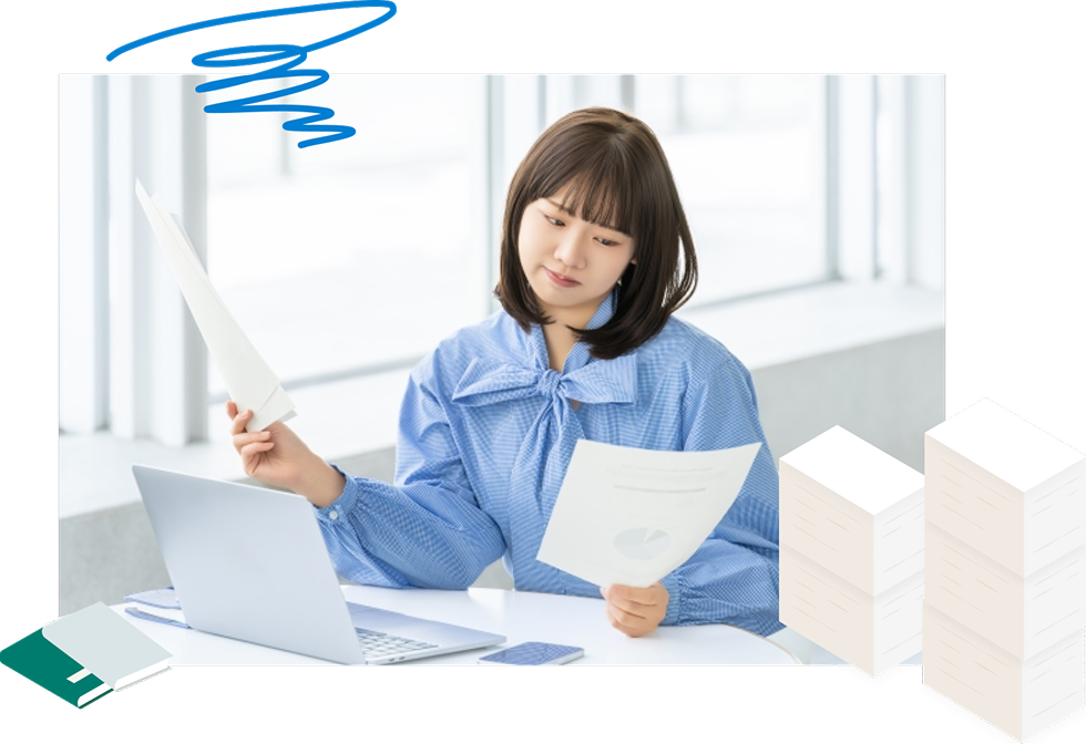 書類申請業務で困っている女性